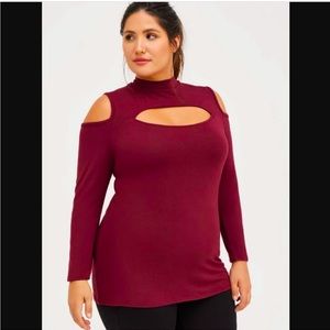 Torrid Super Soft Mock Neck Cutout Top with cold-shoulders- Size 4X = US size 26